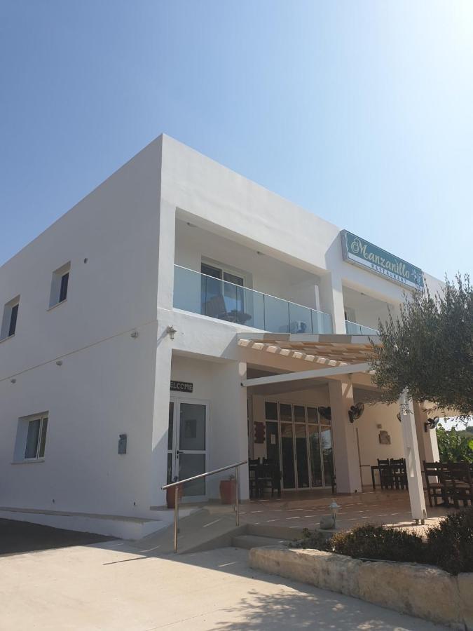 Blue Seaview Appartments Paphos Exterior foto