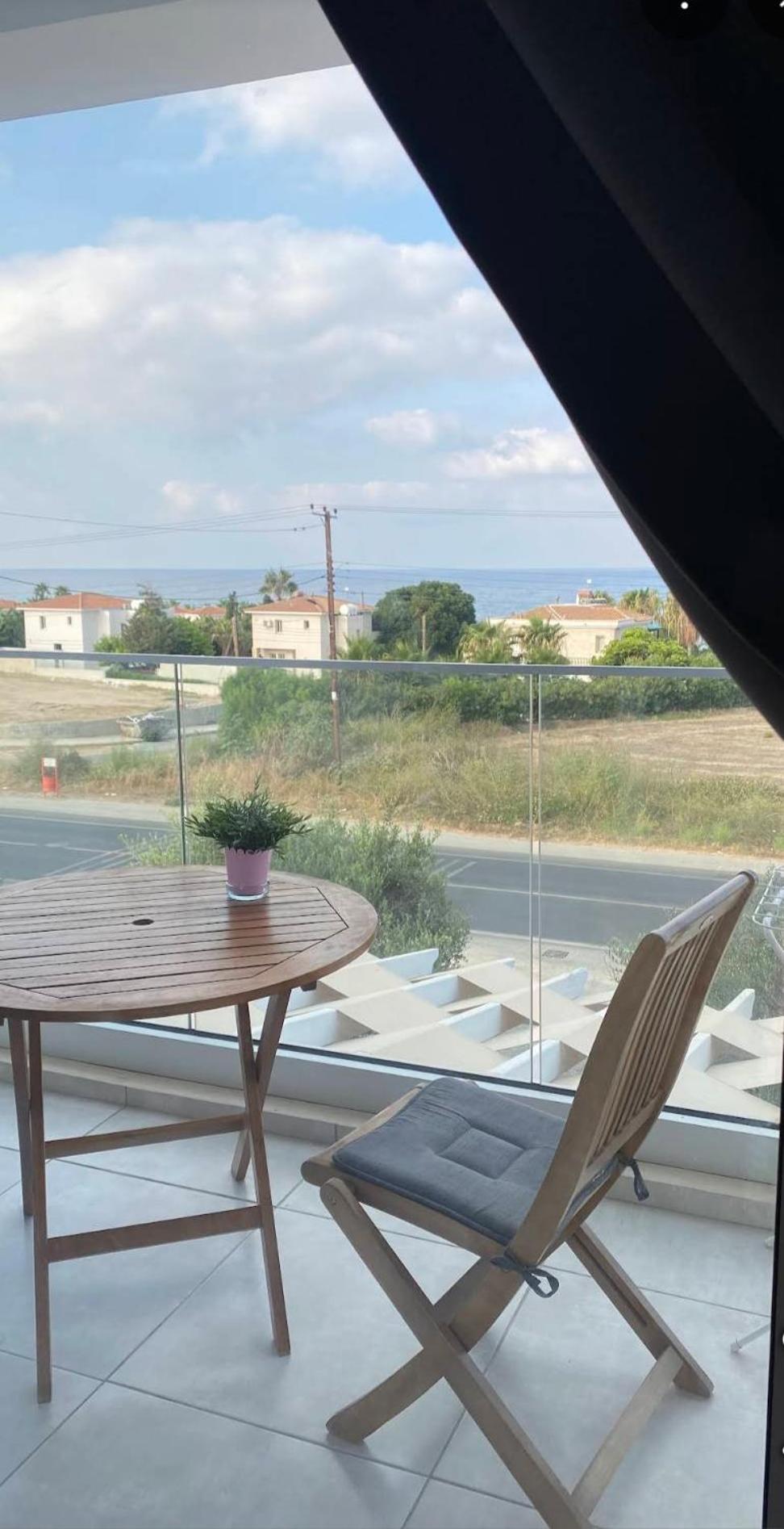 Blue Seaview Appartments Paphos Exterior foto